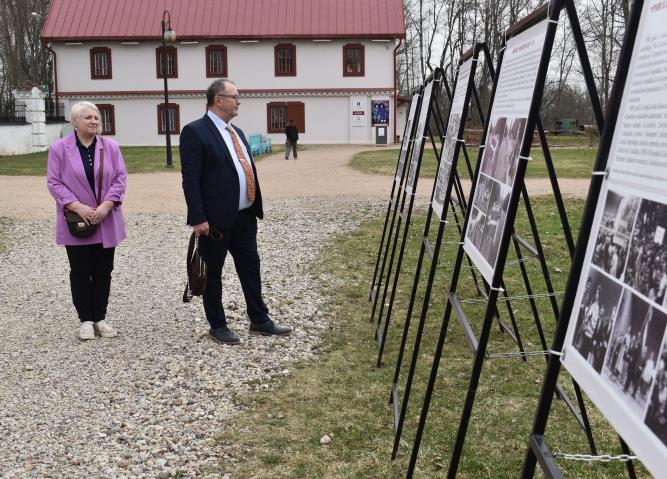 Atceroties Atmodas laika notikumus un godinot sarkanbaltsarkanā karoga pacelšanu, 02.04.2024.